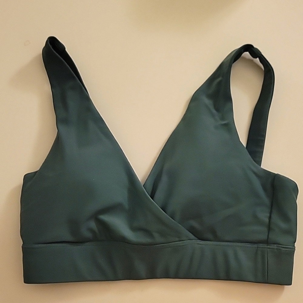 KGMTL X ARDENE Crossover Sports bra green shine size small